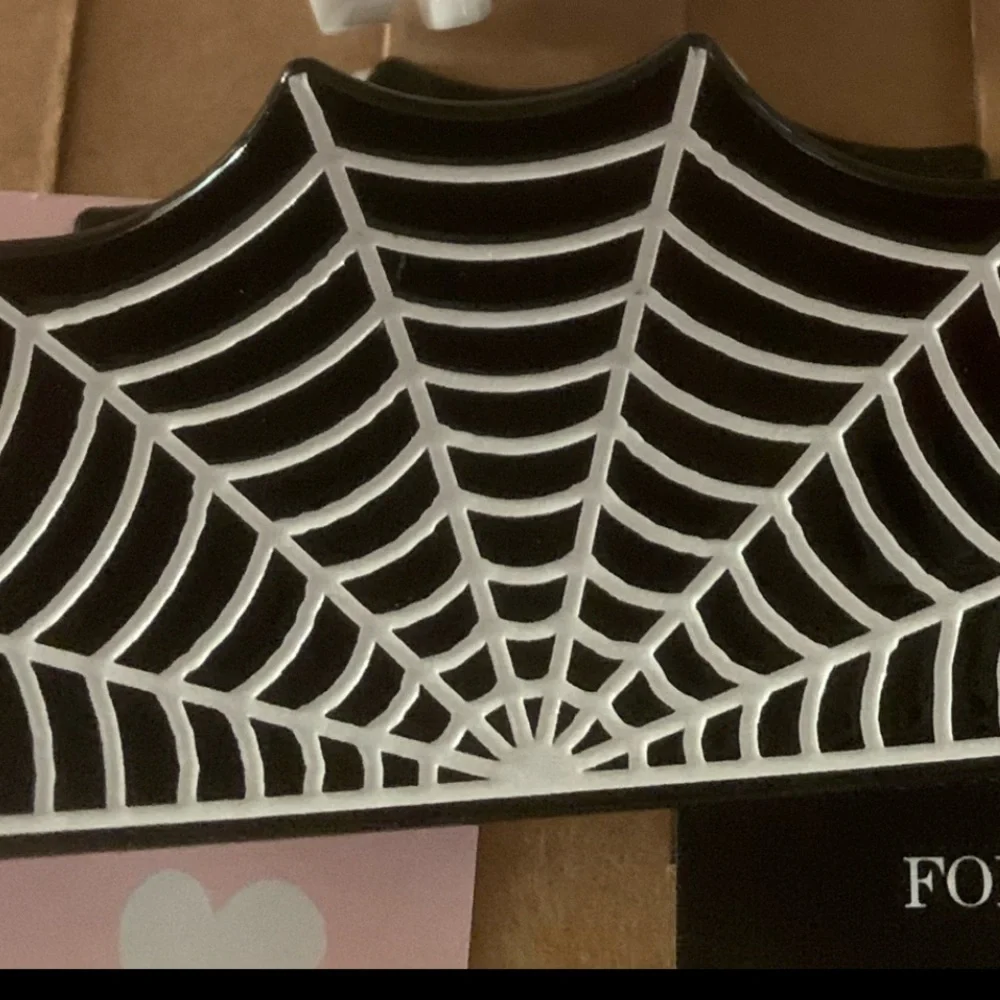 CUTE Halloween Hair Clip Claw NEW Spider Web style NIP package Falll Goth Fun